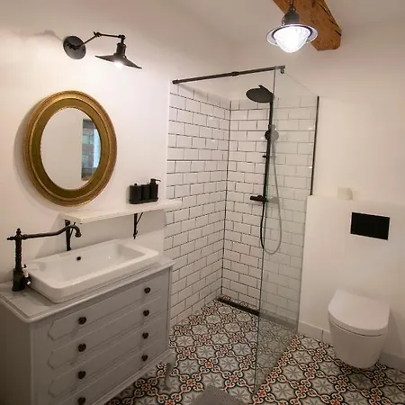فندق مبيت وإفطار Kali Kert 3*